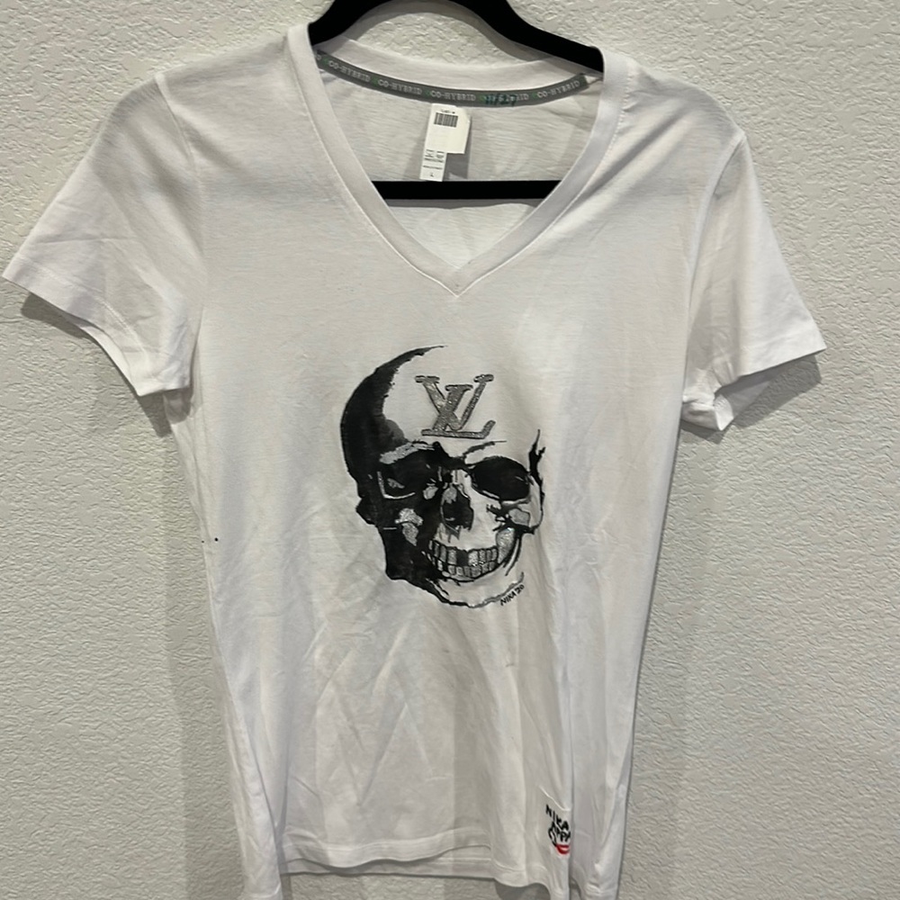 nika bella apparel tee LV